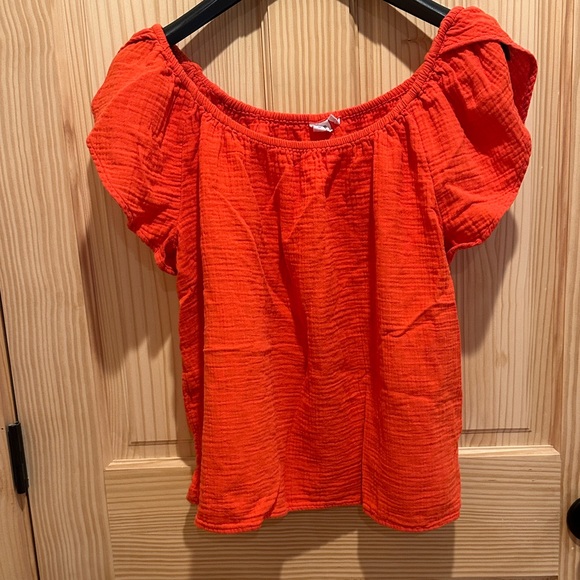 Set of Two Gap Tops - Picture 1 of 10